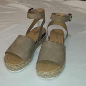 Soda Wedged Sandals